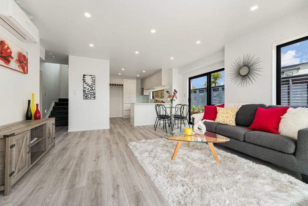 13A Renata Crescent, Te Atatu Peninsula, Auckland - Carousel 2