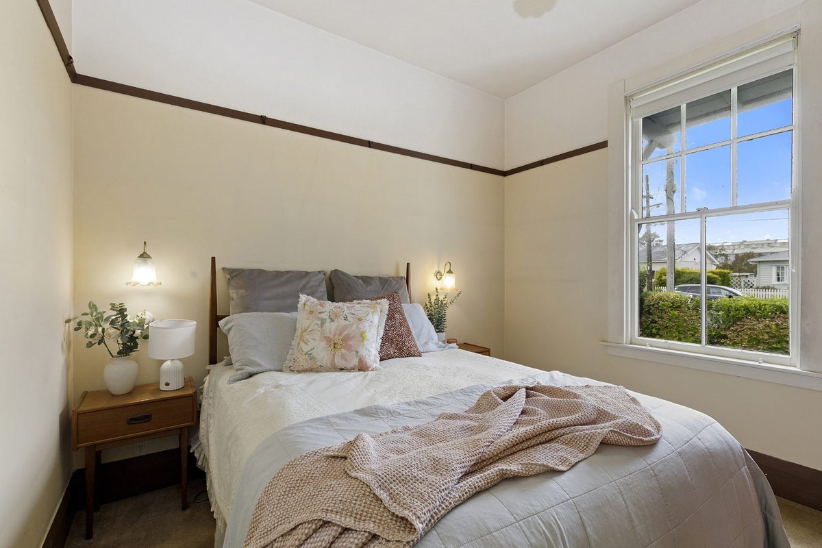 52 York Street, Moera, Lower Hutt - Carousel 1