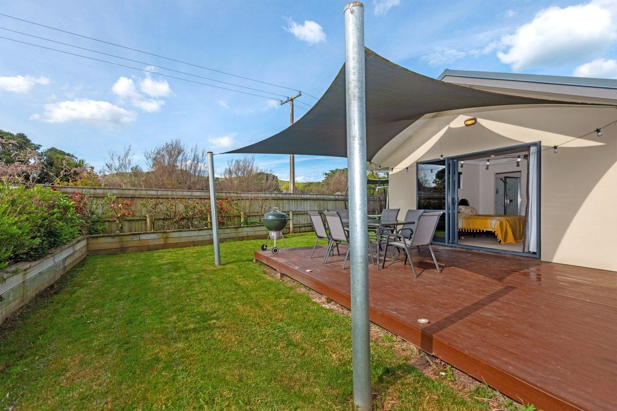 14 Tuamotu Park, Wainui, Gisborne - Carousel 16