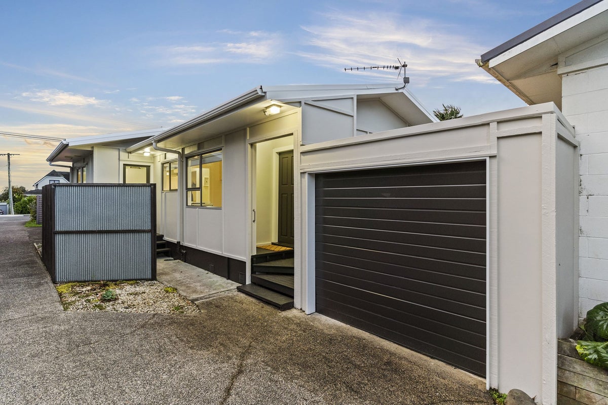 2/8 Drome View Place, Beach Haven, Auckland - Carousel 15