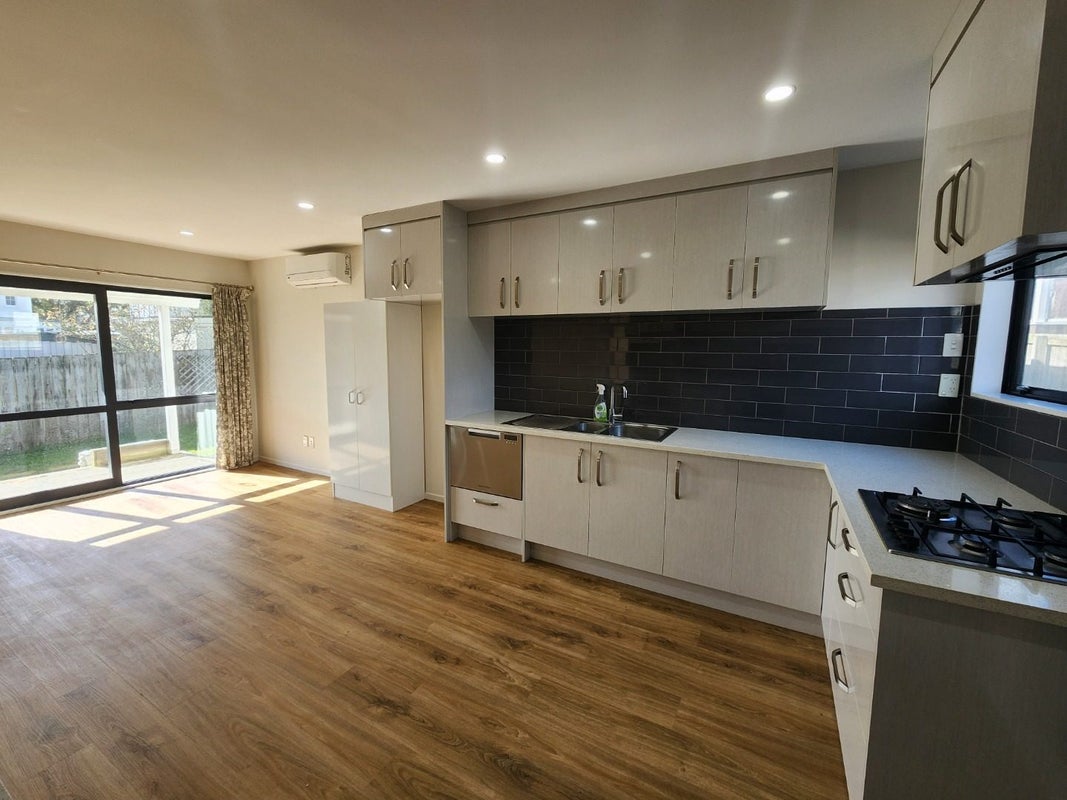 51 Astley Avenue, New Lynn, Auckland - Carousel 2