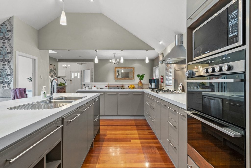 8 Vinter Terrace, Mount Albert, Auckland - Carousel 2