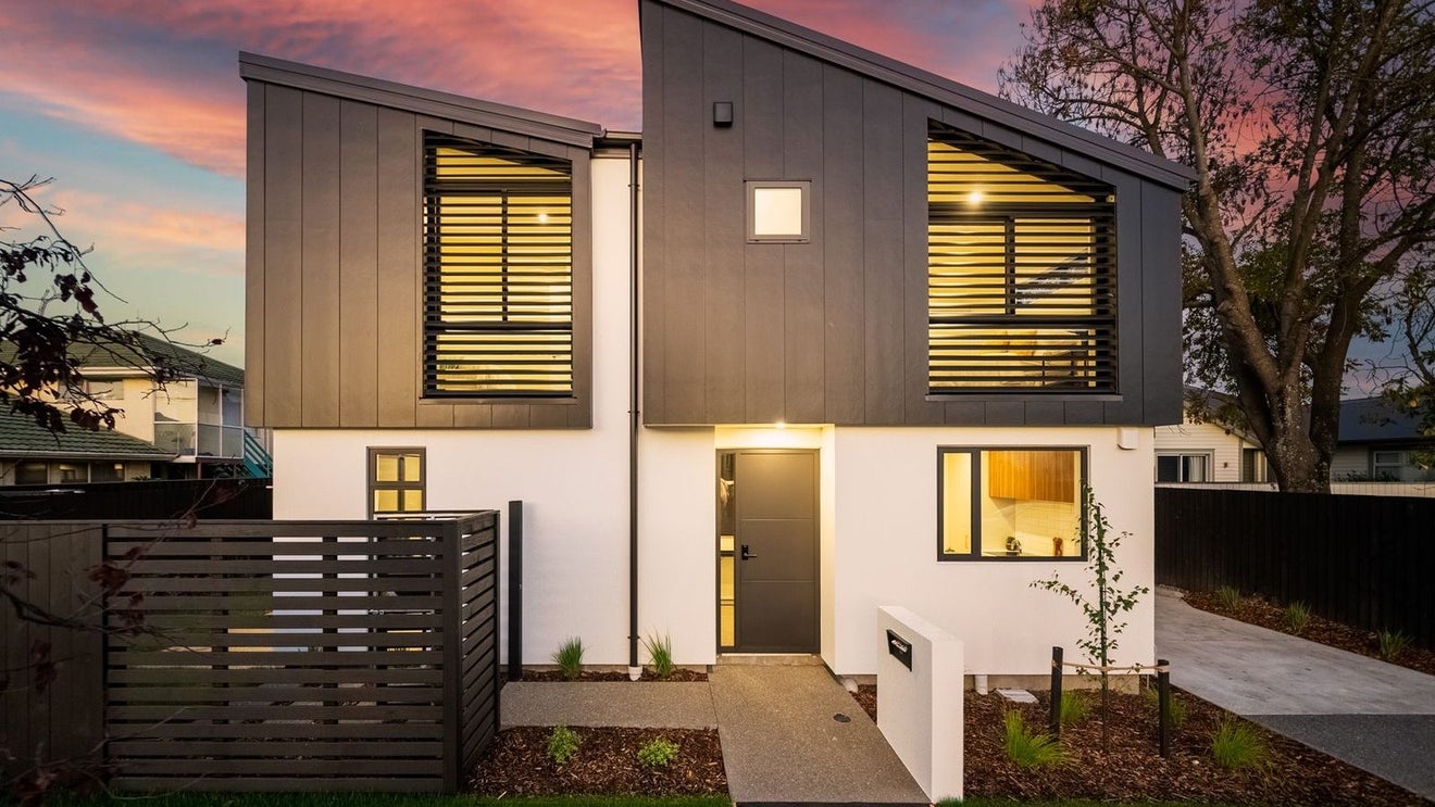 16A Champion Street, Edgeware, Christchurch - Carousel 1