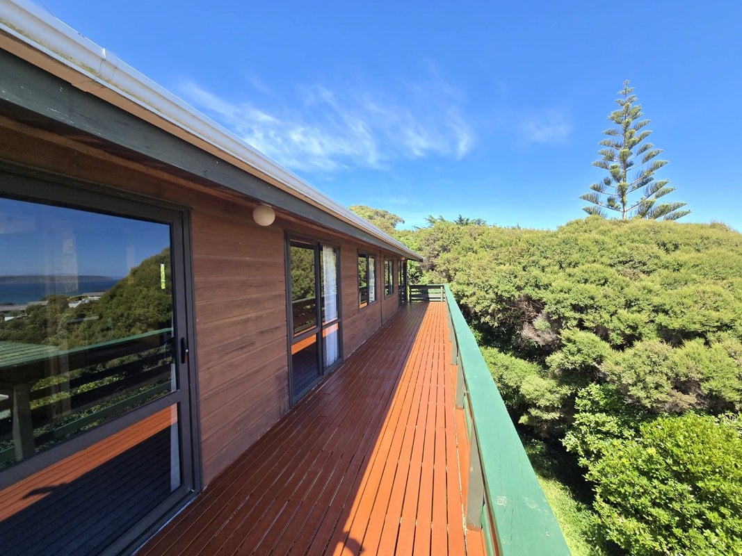 10 Mervyn Place, Plimmerton, Porirua - Carousel 1