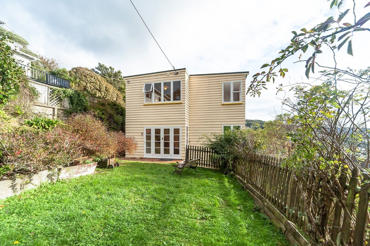 28 Croydon Street, Karori, Wellington - Carousel 1