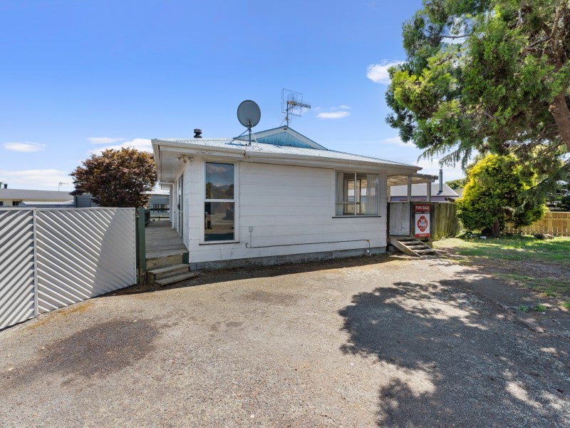 27 Heather Street, Levin, Levin - Carousel 2