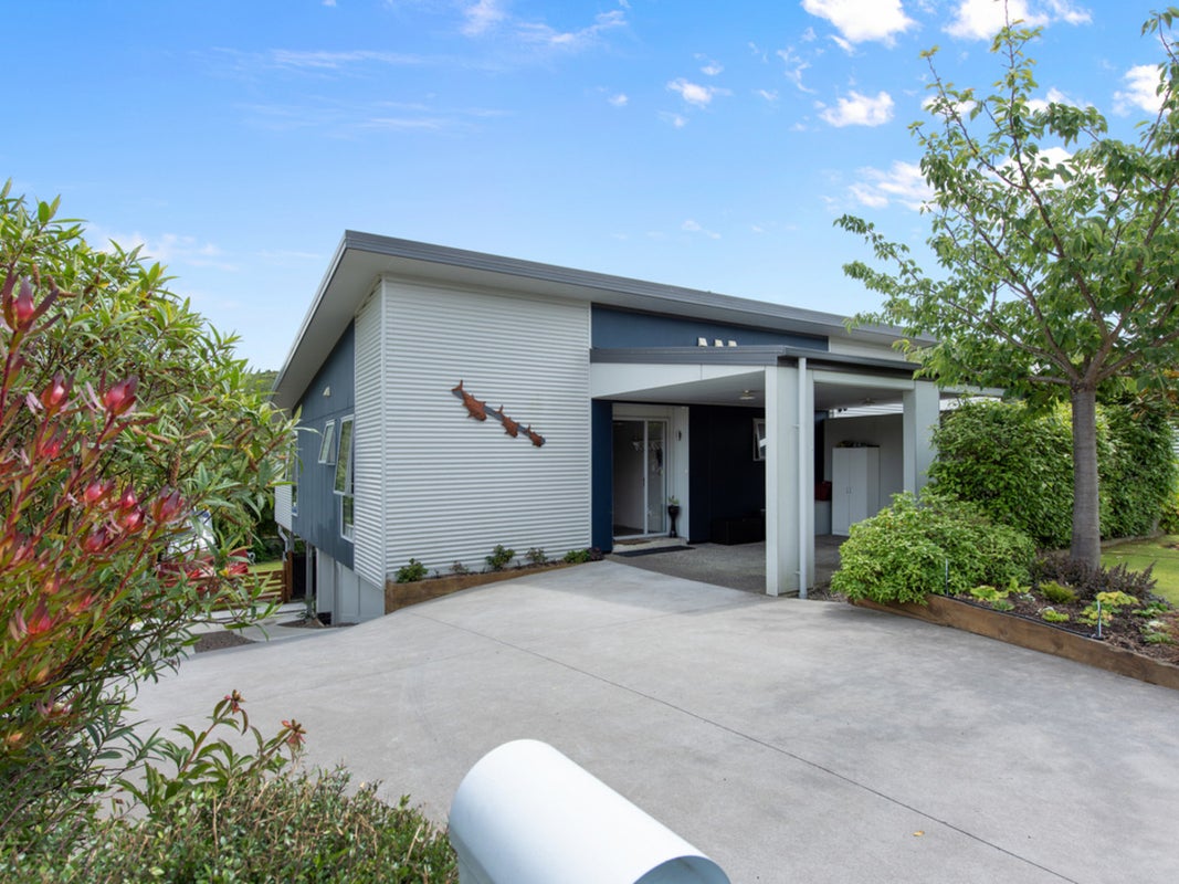 7 Rohe Drive, Waikawa, Picton - Carousel 1