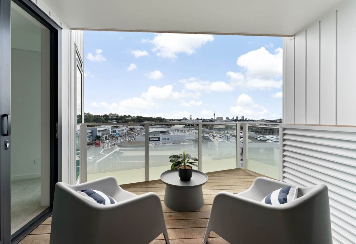 406/64 Great South Road, Remuera, Auckland - Carousel 1