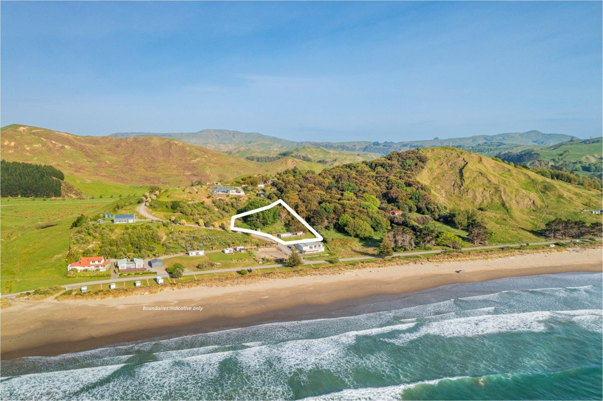 62A Pourerere Beach Road, Pourerere, Omakere - Carousel 1