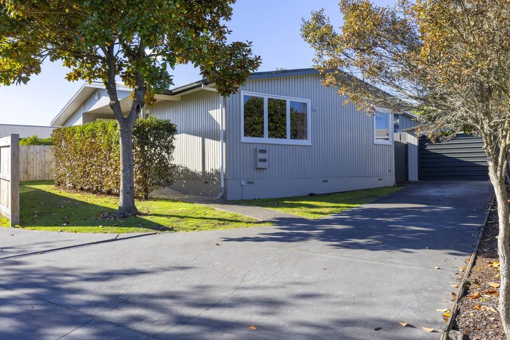 22A Arthur Crescent, Hilltop, Taupo - Carousel 1