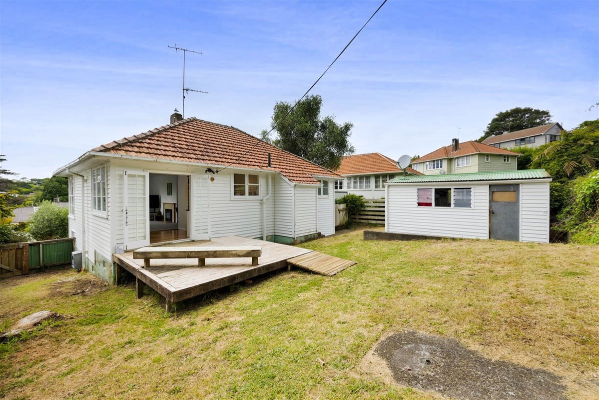 78 Glenpark Avenue, Frankleigh Park, New Plymouth - Carousel 1
