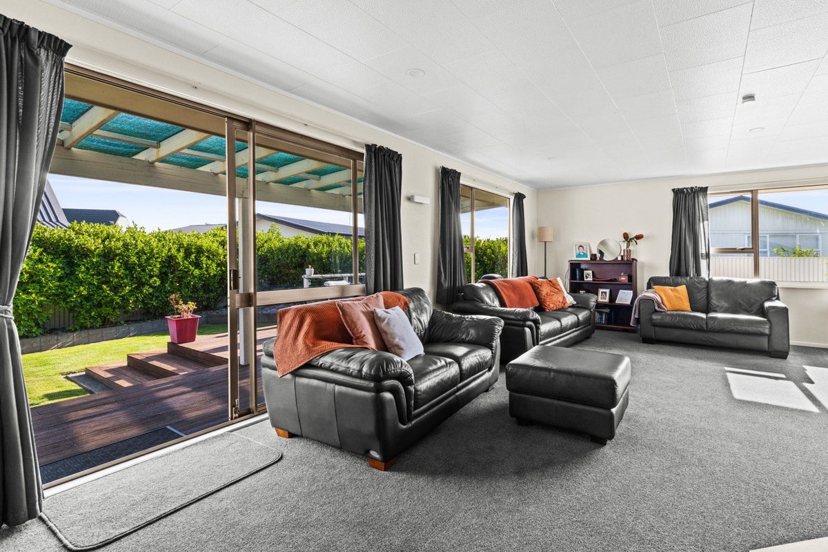 43 Ryan Crescent, Greenmeadows, Napier - Carousel 2