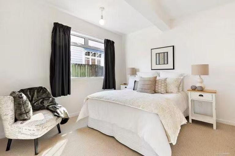 12 Bayview Road, Hauraki, Auckland - Carousel 2