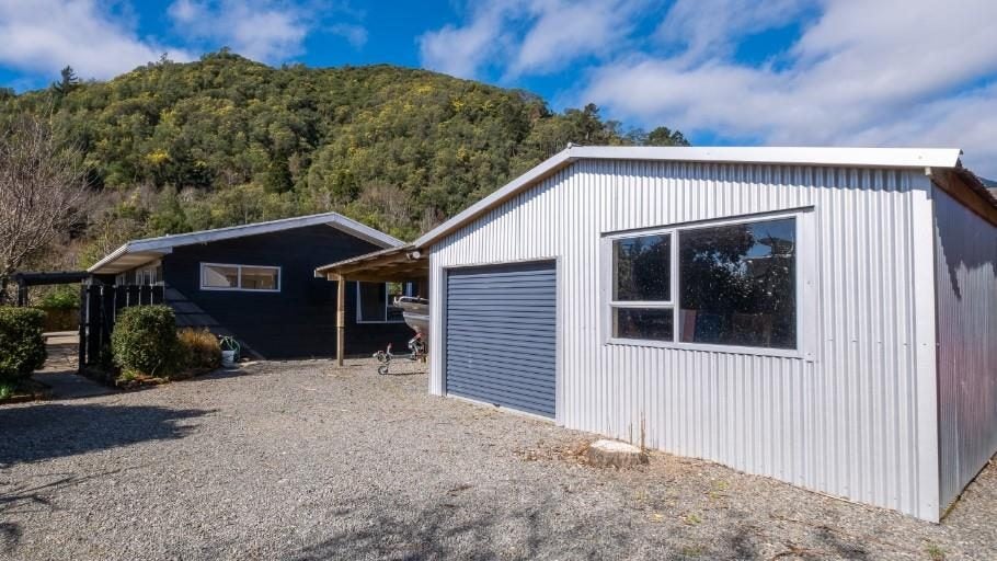 3 George Street, Picton - Carousel 1