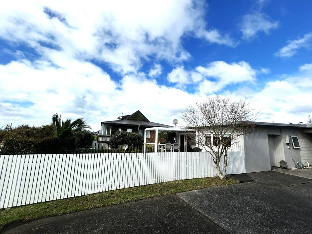 2/2 Maxwelton Drive, Mairangi Bay, Auckland - Carousel 16