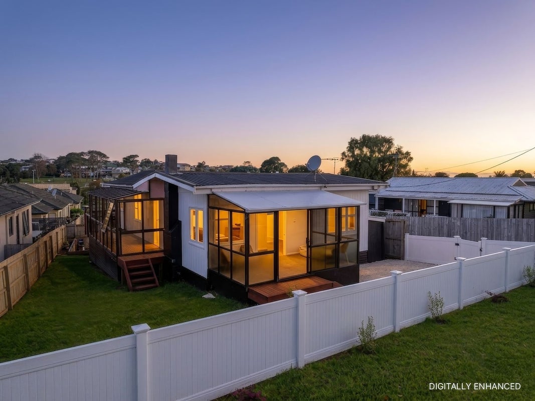 21 Brixton Road, Manly, Whangaparaoa - Carousel 1