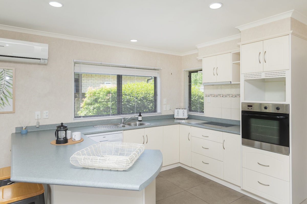 9 Coulston Place, Riverdale, Gisborne - Carousel 2