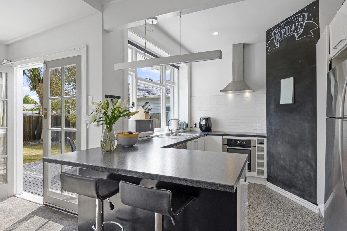 219 Hills Road, Mairehau, Christchurch - Carousel 1