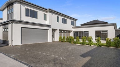 98 Willowview Drive, Redwood, Christchurch - Carousel 1