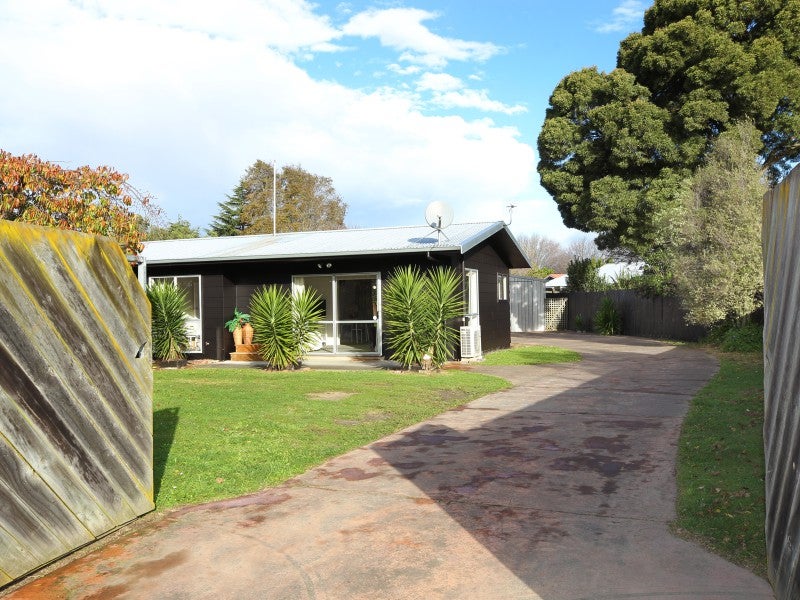 9 Livingstone Road, Flaxmere, Hastings - Carousel 1