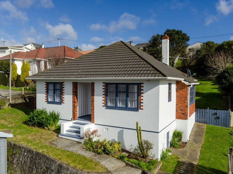 30 Hindmarsh Street, Johnsonville, Wellington - Carousel 1