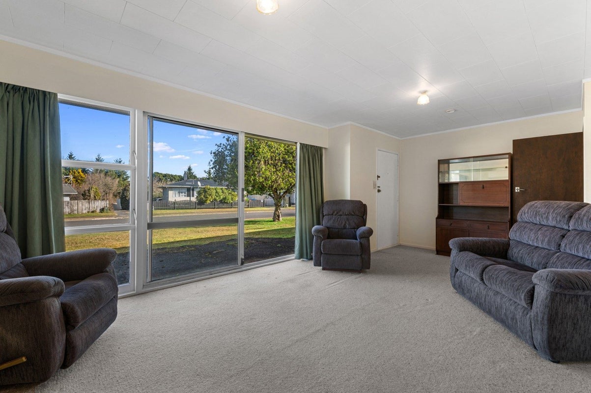 37 Alison Street, Mangakakahi, Rotorua - Carousel 2