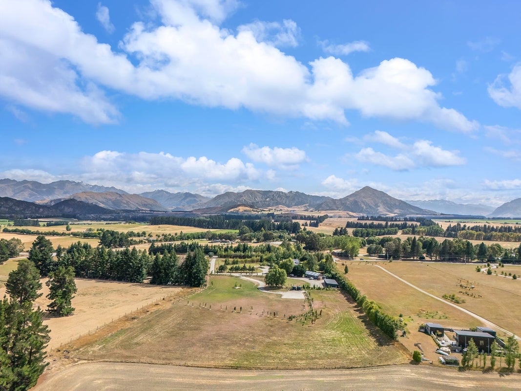 624 Ballantyne Road, WANAKA - Carousel 21