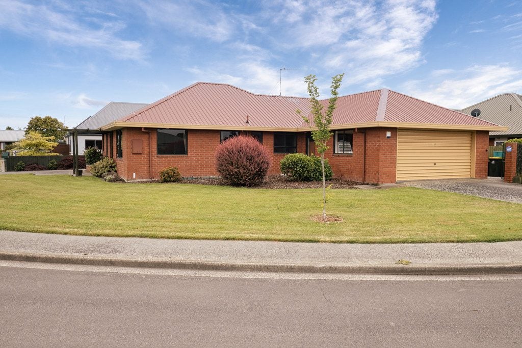2 Trellech Place, Allenton, Ashburton - Carousel 21