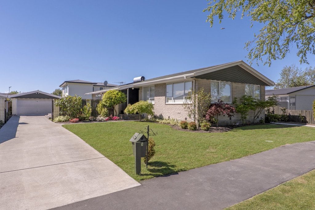 5 Royleen Street, Casebrook, Christchurch - Carousel 1