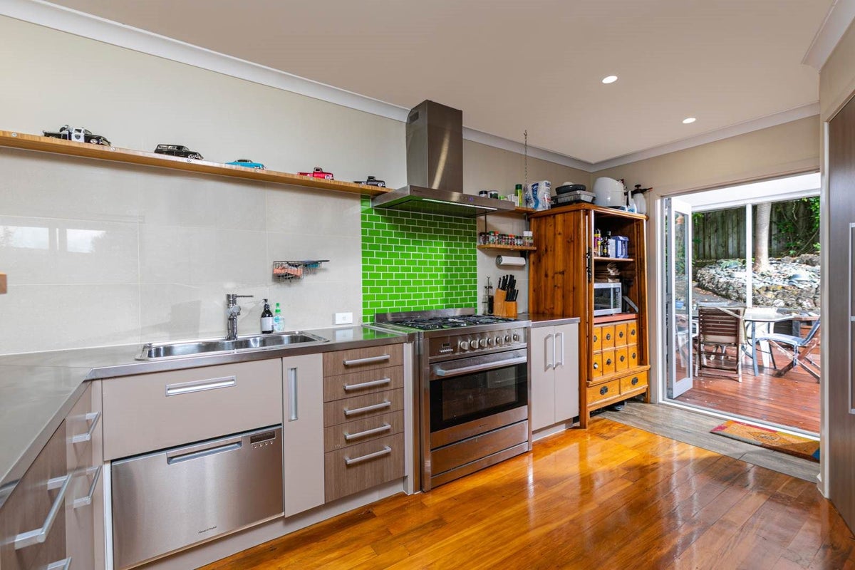 52B Weldene Avenue, Glenfield, Auckland - Carousel 1
