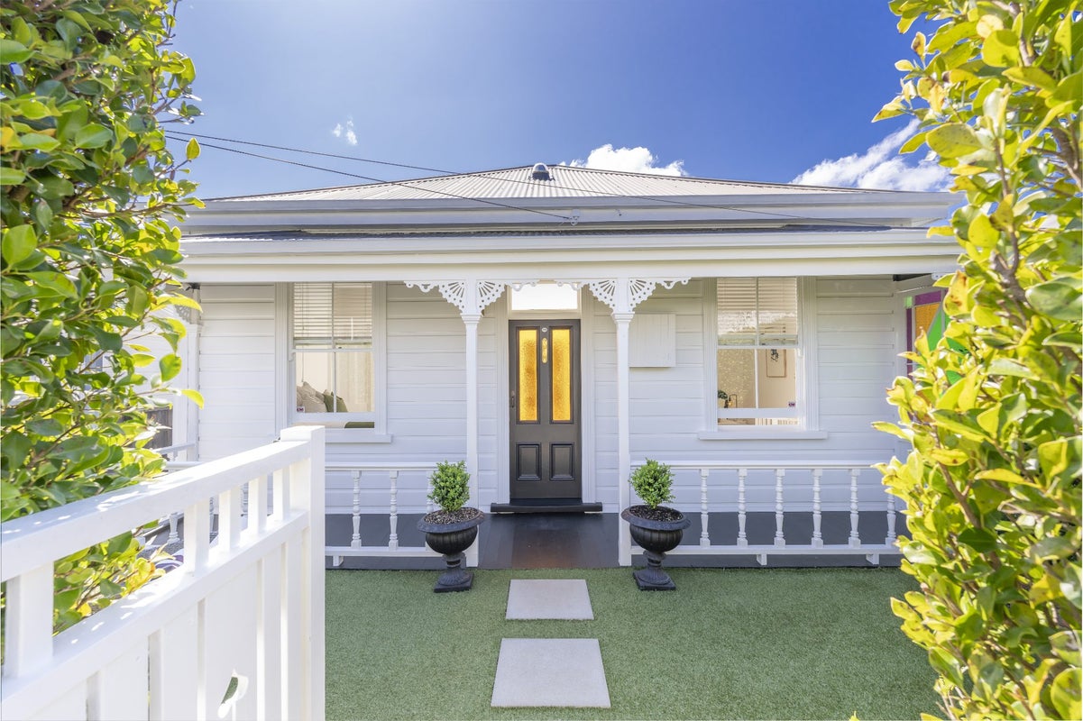 49 Second Avenue, Kingsland, Auckland - Carousel 1