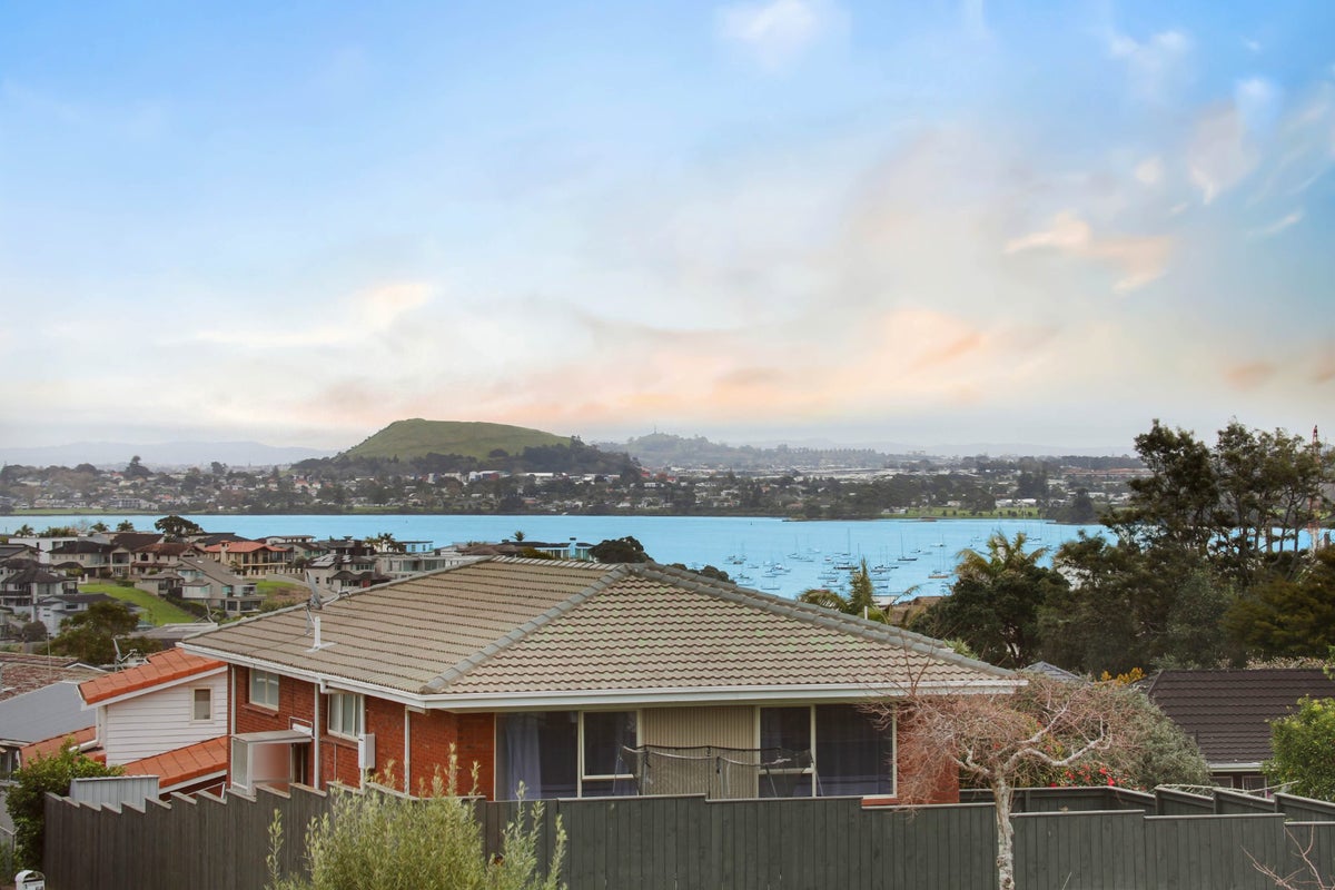 39B Sorrel Crescent, Bucklands Beach, Auckland - Carousel 2