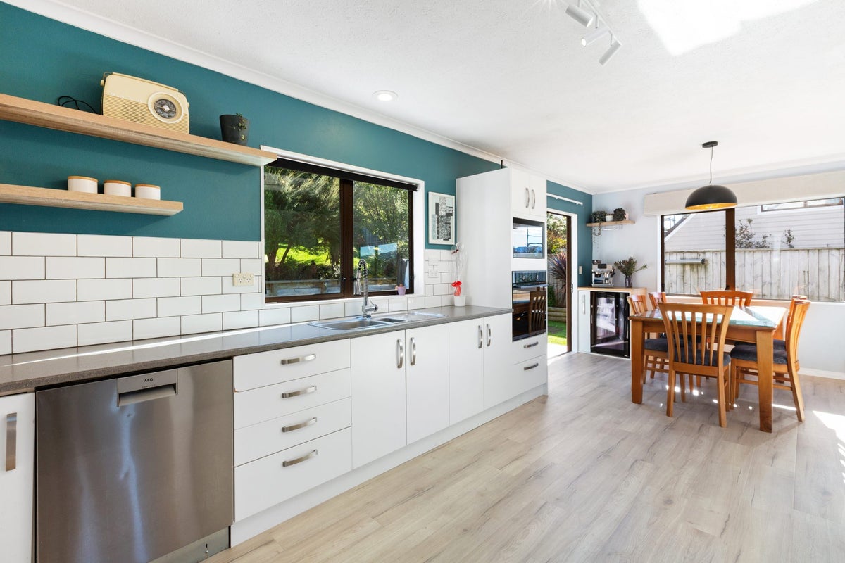 8 Ration Lane, Whitby, Porirua - Carousel 2