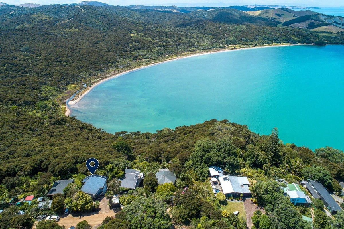 8 Bella Vista Road, Omiha, Waiheke Island - Carousel 2