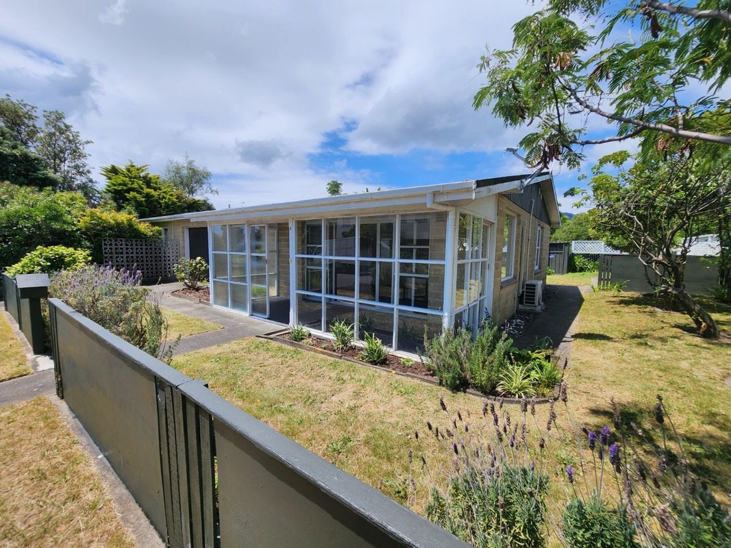 3 Nola Avenue, Raumati Beach, Paraparaumu - Carousel 2
