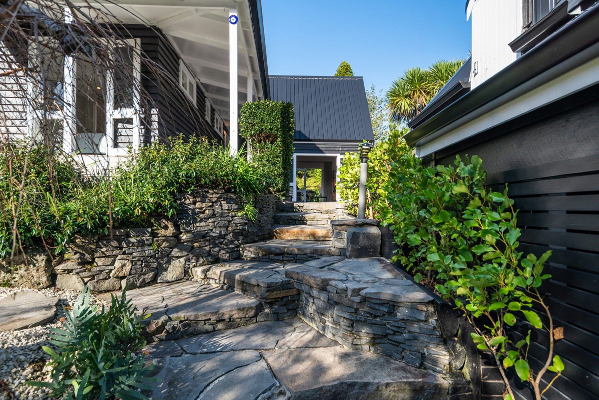 64 Park Hill Road, Birkenhead, Auckland - Carousel 2
