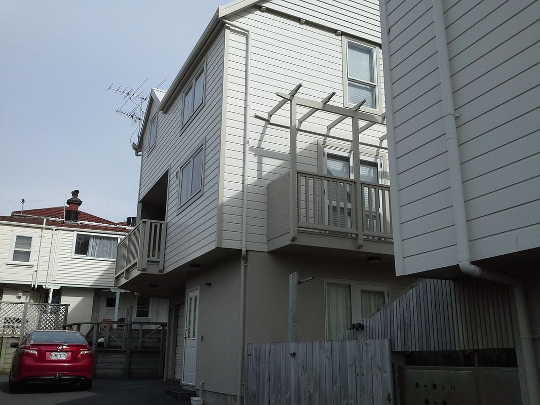 5/111 Hanson Street, Newtown, Wellington - Carousel 1