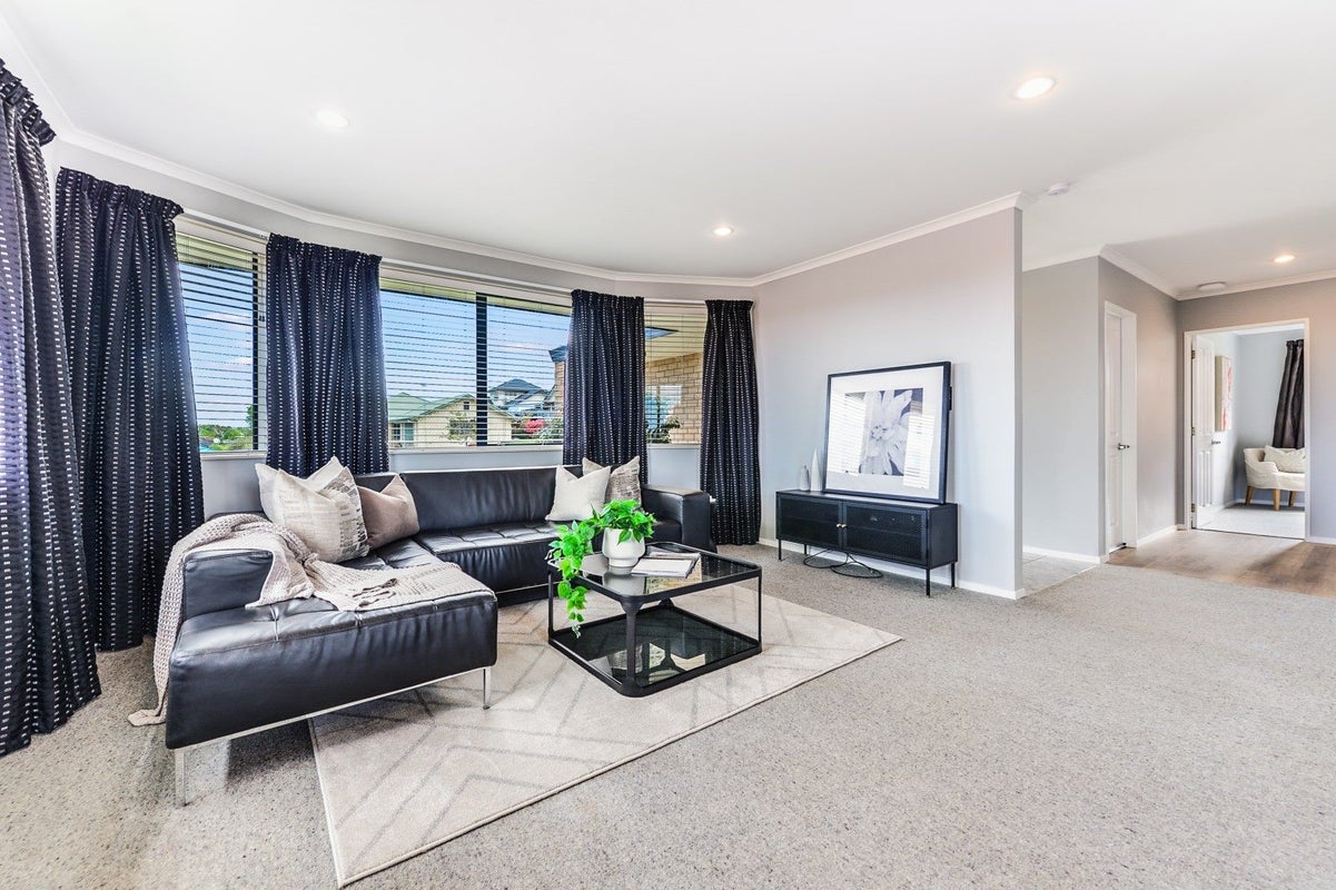 12 Rochester Place, Nawton, Hamilton - Carousel 1