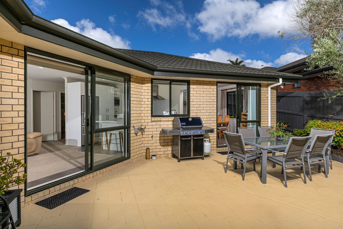 4 Louvain Place, Greenhithe, Auckland - Carousel 2