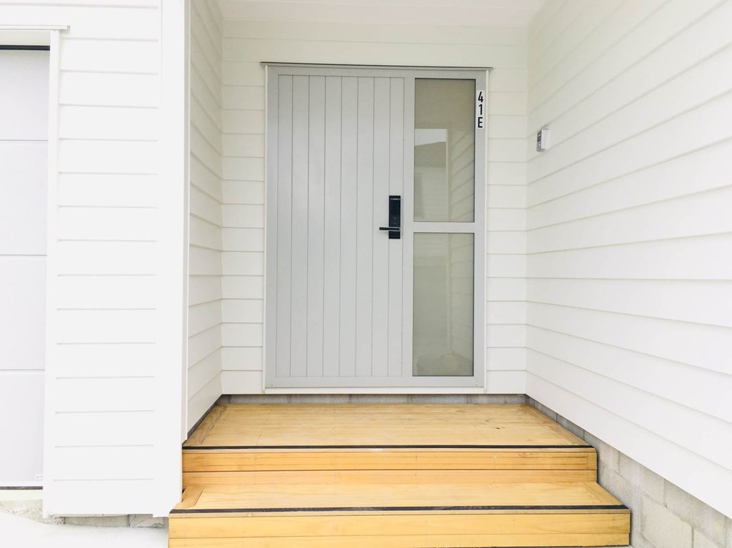 41E Ernie Pinches Street, Wesley, Auckland - Carousel 1