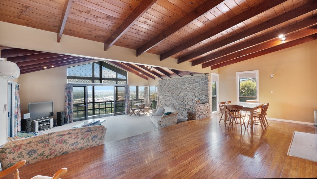 186 Major Hornbrook Road, Mount Pleasant, Christchurch - Carousel 1