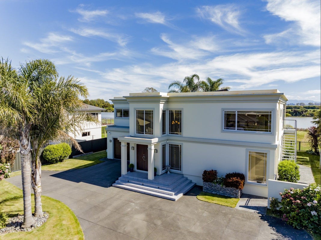 101 Ferry Road, Clive, Clive - Carousel 27