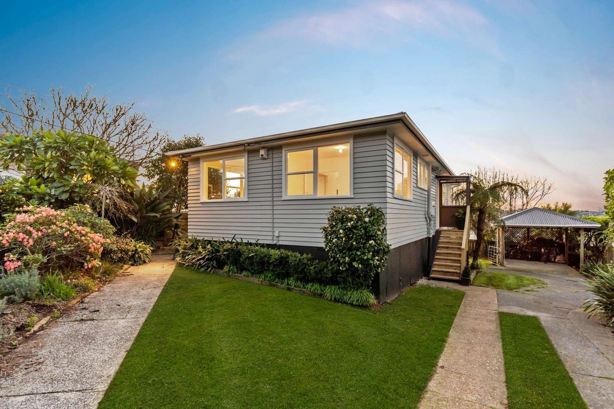 4 Fordham Street, Beach Haven, Auckland - Carousel 14