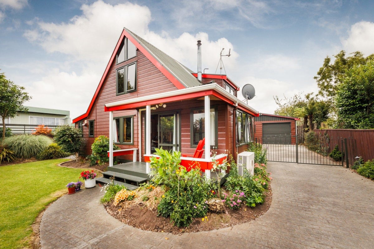 4 Aitken Street, Bulls - Carousel 1