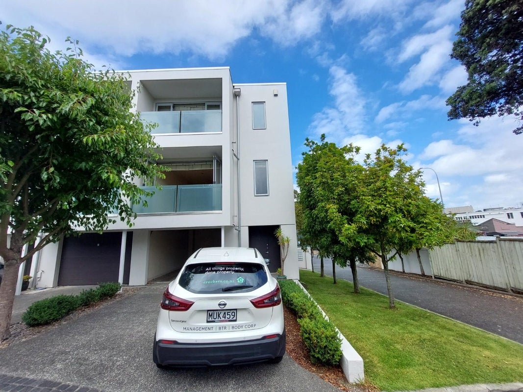 1/68 Remuera Road, Newmarket, Auckland - Carousel 14