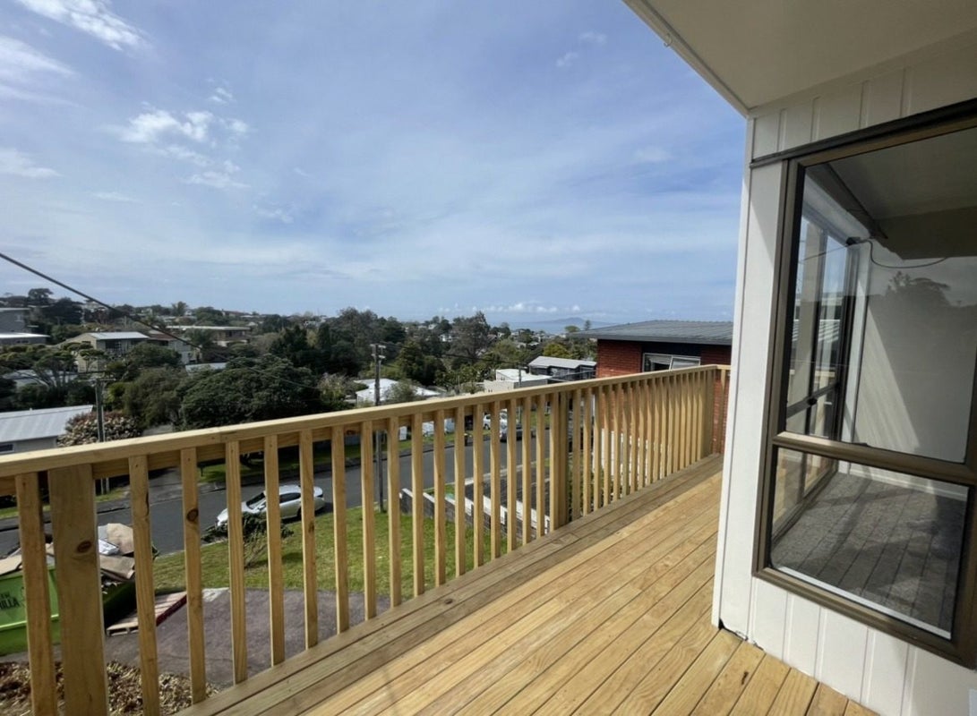 1 Sealy Road, Torbay, Auckland - Carousel 2