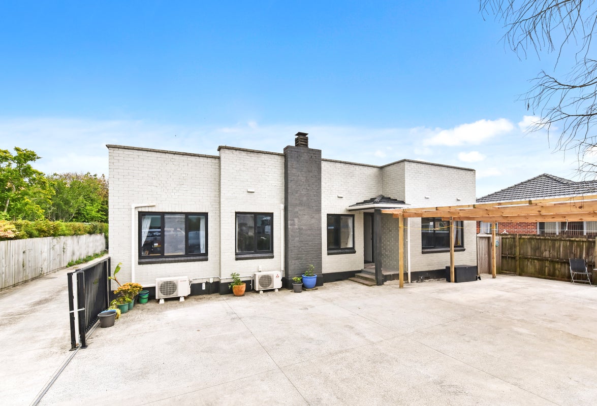325 Massey Road, Mangere East, Auckland - Carousel 1