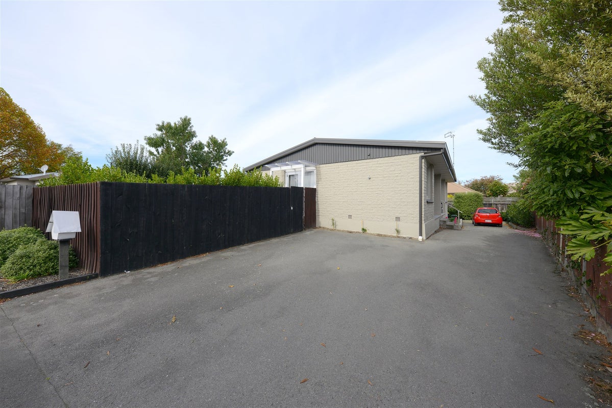 2/3 Juniper Place, Burnside, Christchurch - Carousel 2