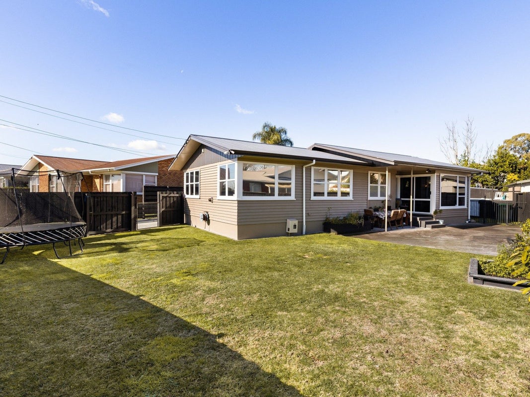70 Mears Road, St Andrews, Hamilton - Carousel 1