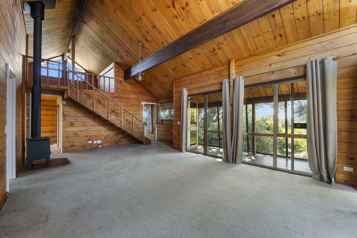 14 Fairfax Terrace, Frankleigh Park, New Plymouth - Carousel 1